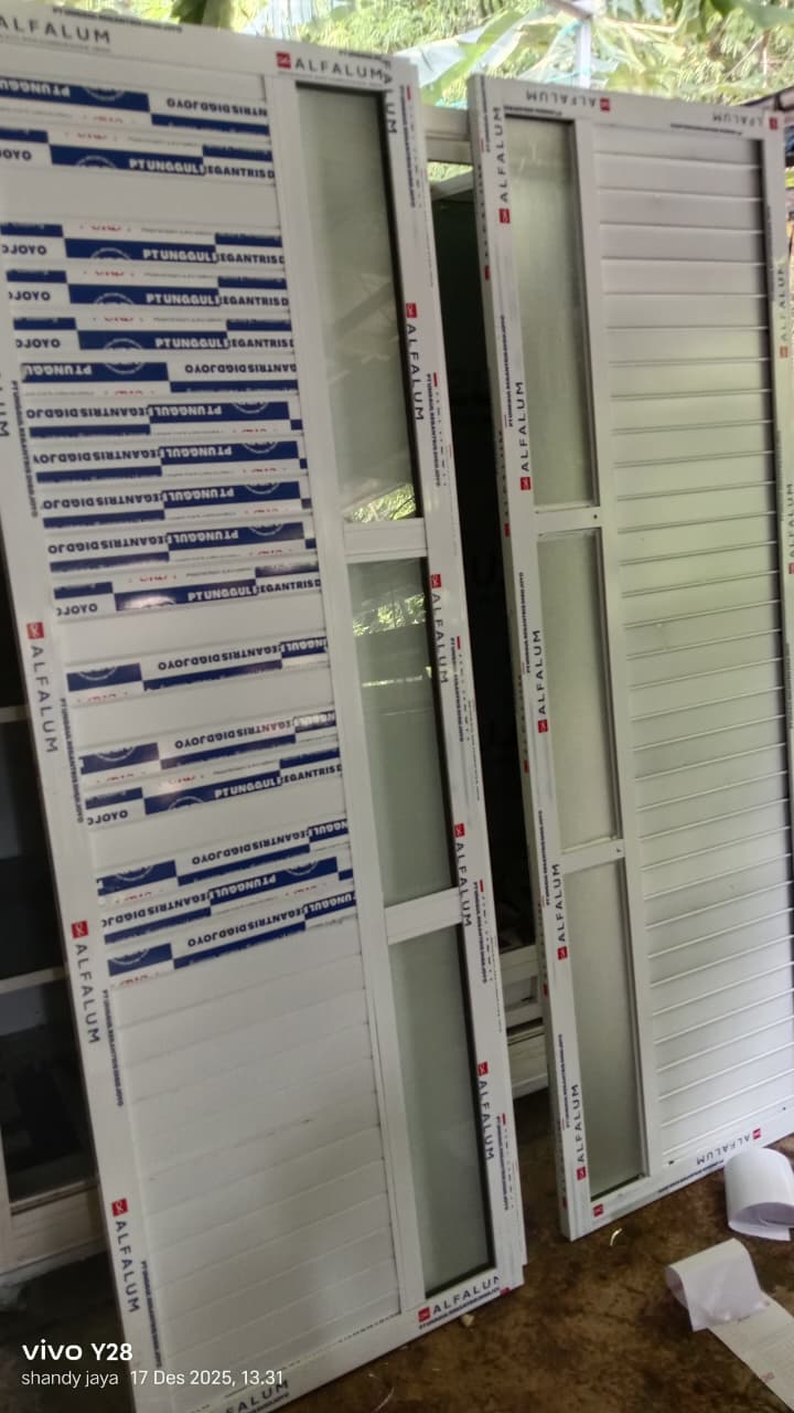 Foto indah produk yang tertata rapi