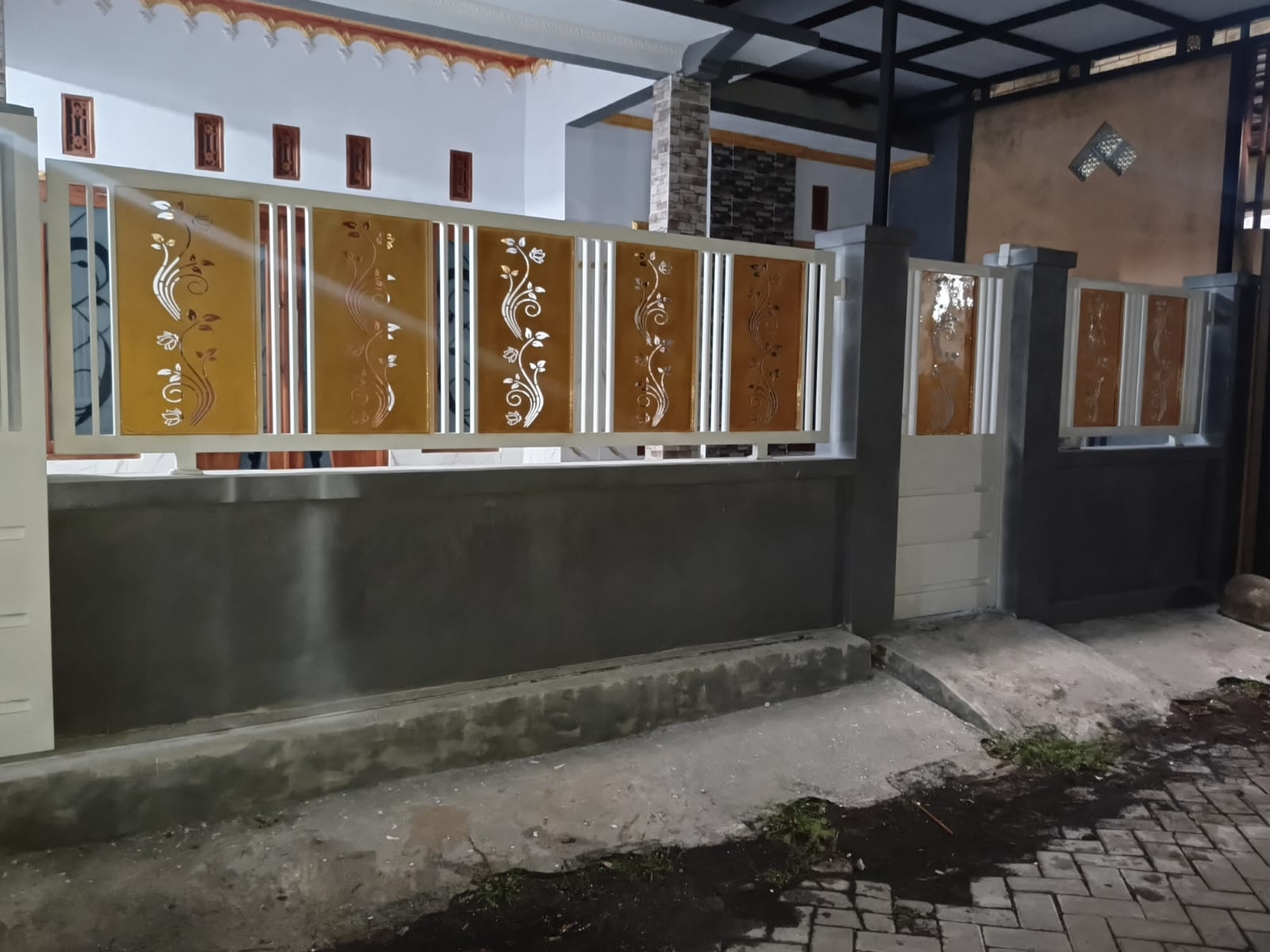 Foto indah produk yang tertata rapi