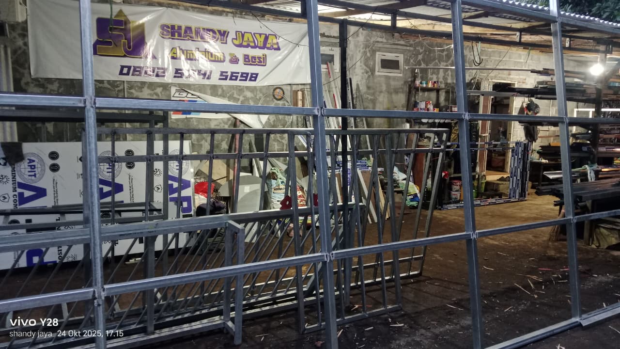 Foto indah produk yang tertata rapi