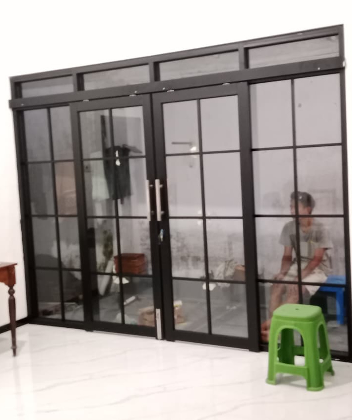 Foto indah produk yang tertata rapi